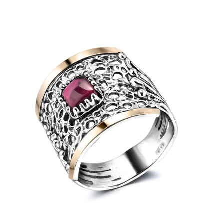 Кольцо из серебра с гранатом в позолоте