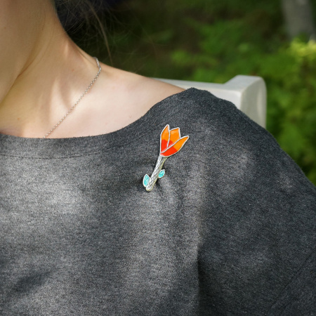 Серебряная брошь с эмалью «Тюльпан»