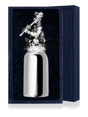 Серебряная рюмка «Заклинатель змей» с чернением