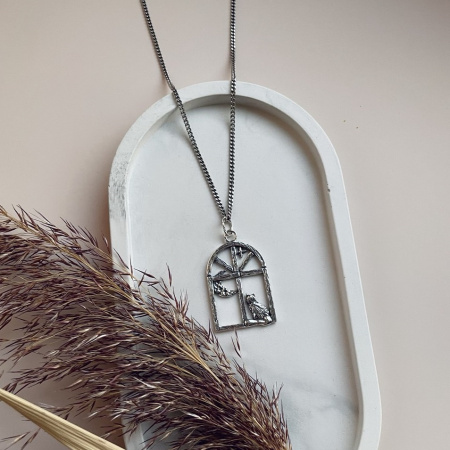 Серебряная подвеска «Кошка на окошке»