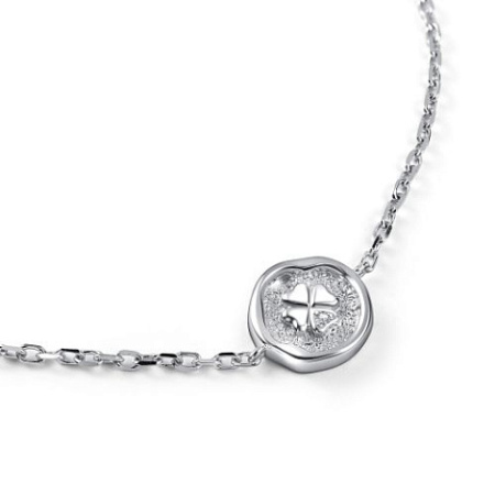 Браслет из серебра с бриллиантом