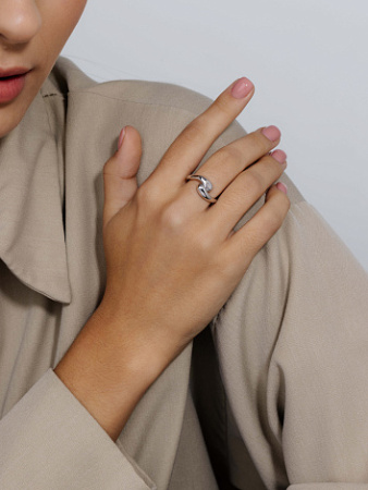 Кольцо из серебра с бриллиантом