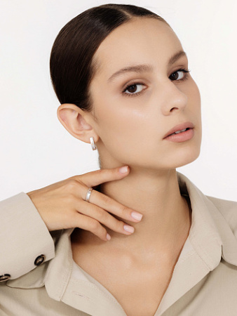 Серьги из серебра с бриллиантом