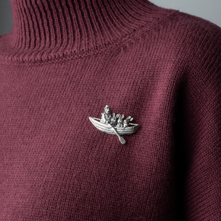 Серебряная брошь «Спасай Мазай!»