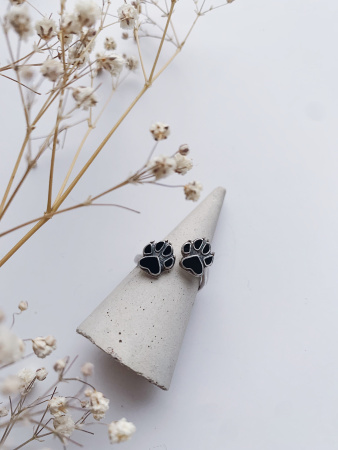 Серебряное кольцо с эмалью «Лапки»