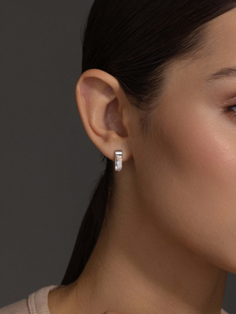 Серьги из серебра с бриллиантом