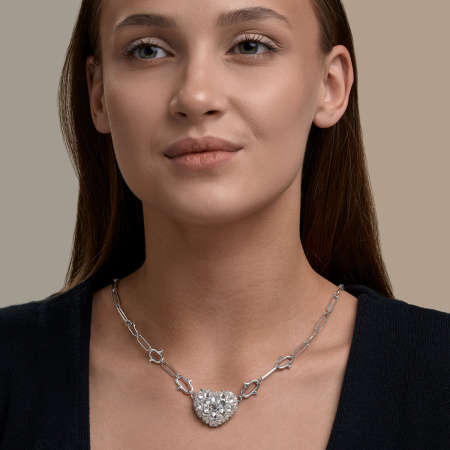 Серебряное колье с фианитами «Сердце с шипами»