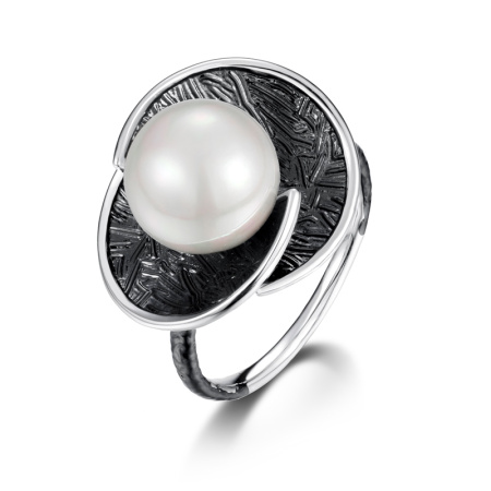 Серебряное кольцо с жемчугом