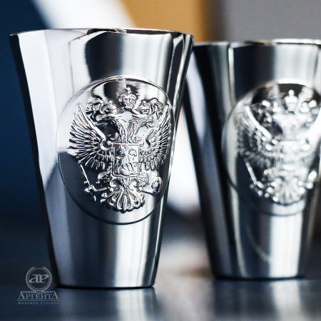 Набор серебряных стопок «Герб» - 3 предмета