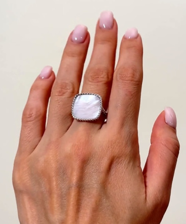 Кольцо из серебра с перламутром