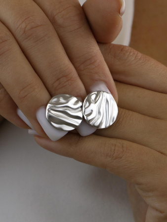 Серьги из серебра 925 с эффектом мятого металла