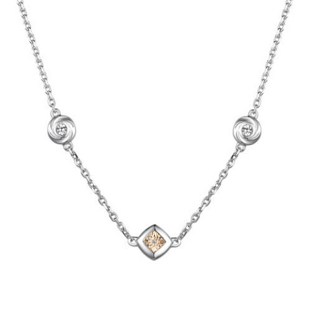 Серебряное колье с бриллиантом