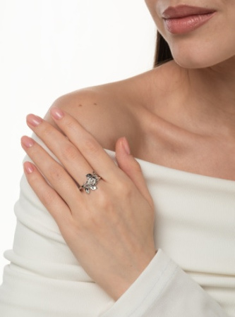 Кольцо из серебра «Роза»