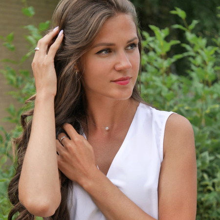 Серебряное колье на леске с фианитом