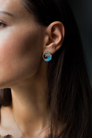 Серебряные серьги-пусеты с эмалью «Морская волна»