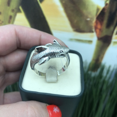 Кольцо из серебра «Акула»
