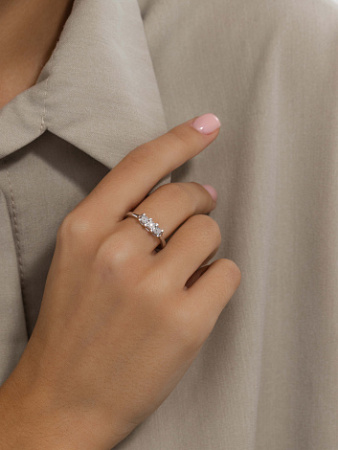 Кольцо из серебра с бриллиантом