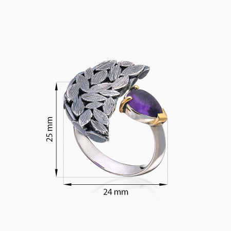 Кольцо из серебра с камнем аметист