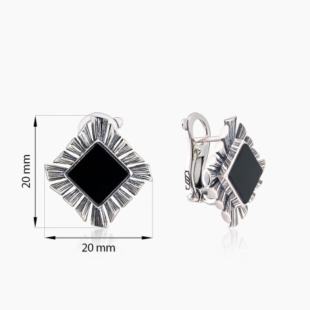 Серьги из серебра с камнем оникс