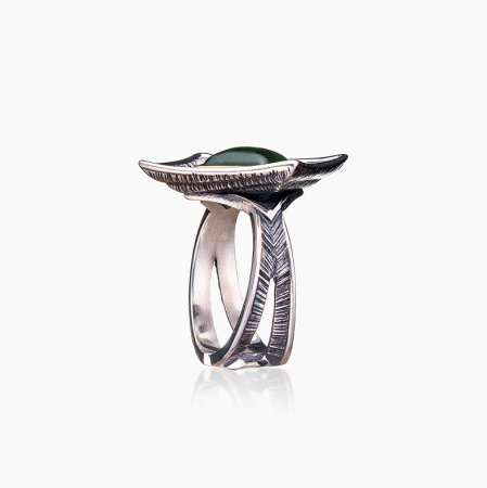 Cеребряное кольцо с камнем нефрит