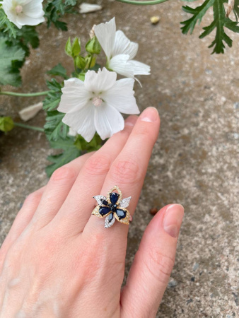 Кольцо из серебра «Орхидея» с натуральным сапфиром