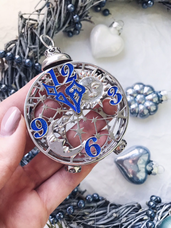 Серебряная елочная игрушка «Будильник»