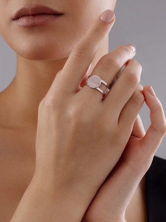 Серебряное кольцо с перламутром