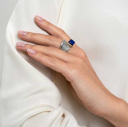 Серебряное кольцо с лазуритом