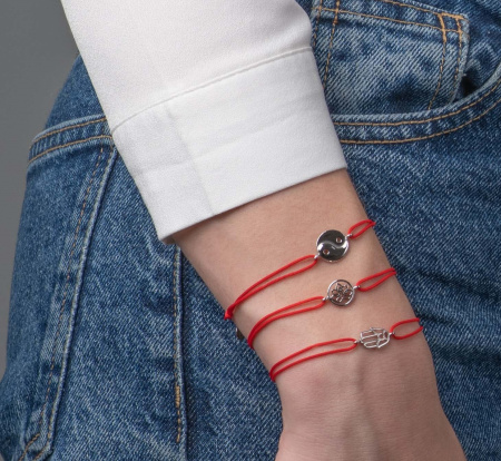 Красная нить «Рука Фатимы»