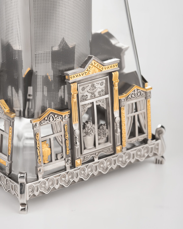 Чайник «Родные окна» из серебра с позолотой