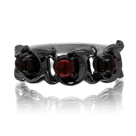 Серебряное кольцо с гранатом