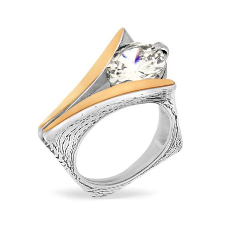Серебряное кольцо с фианитом и золотом
