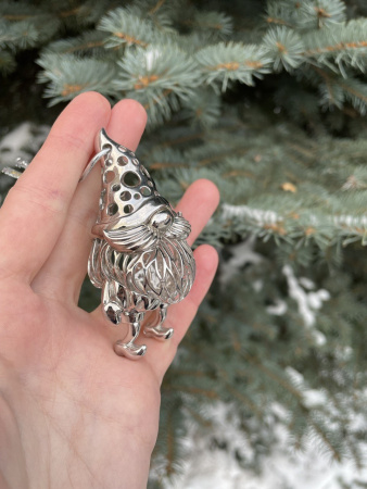 Елочная игрушка из серебра «Гном»