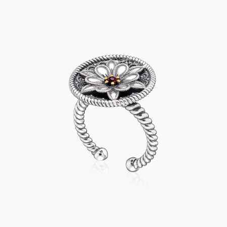 Кольцо из серебра с камнем гранат