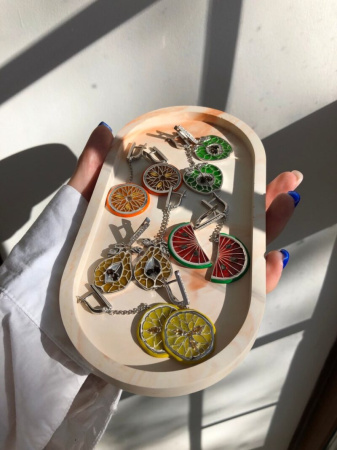 Серьги из серебра с цитрином, фианитами и эмалью «Лимон»