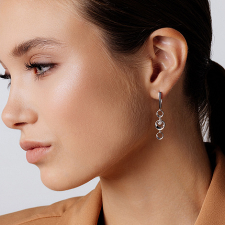 Серебряные серьги с бриллиантом