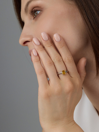 Кольцо из серебра с бриллиантом и цитрином