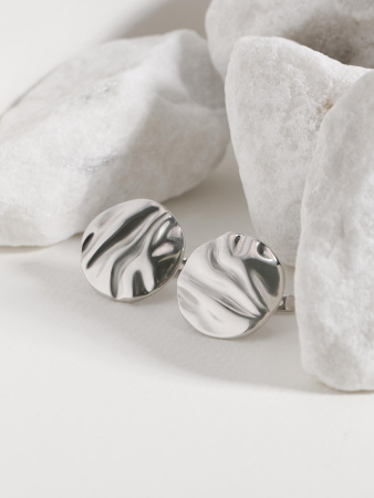 Серьги из серебра 925 с эффектом мятого металла