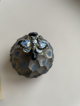 Брошь из серебра «Бражник»