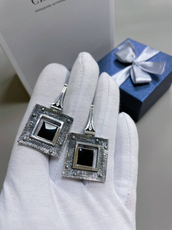 Серьги из серебра с ониксом
