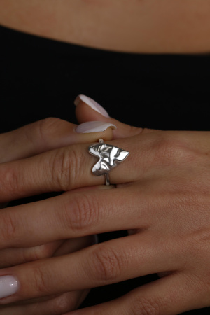 Кольцо из серебра «Сердце»