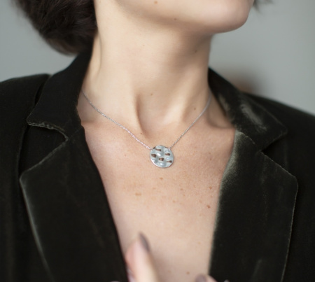 Серебряное колье