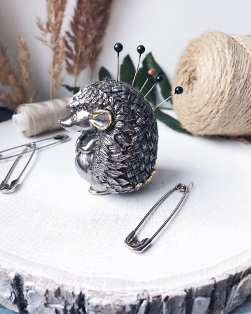 Серебряная игольница «Ёжик»