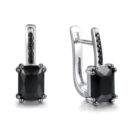 Серьги из серебра со шпинелью