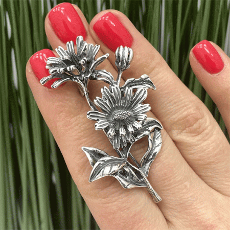 Серебряная брошь «Гербера»