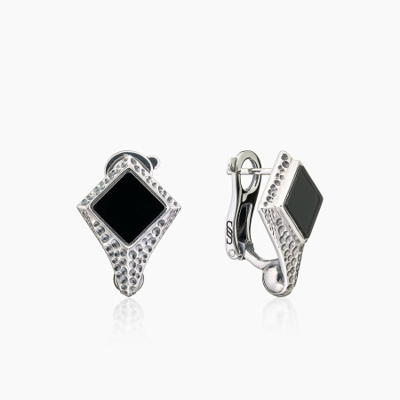 Серьги из серебра с камнем оникс
