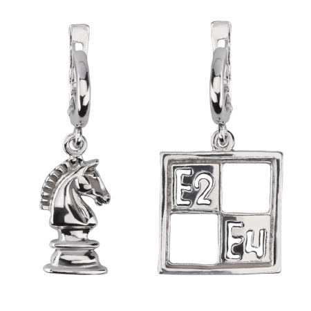 Серебряные ассиметричные серьги «Шахматы»