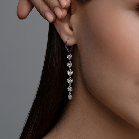 Длинные серебряные серьги с фианитами «Сердце»