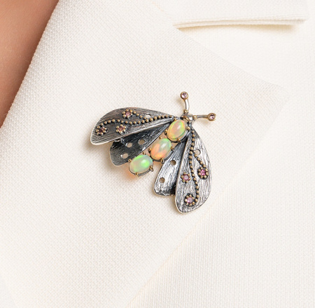 Серебряная брошь с опалом и турмалином «Мотылек»