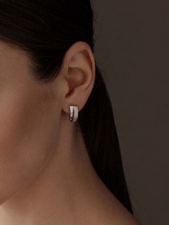 Серьги из серебра с бриллиантом